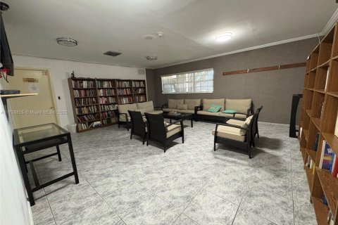 Copropriété à vendre à Lauderdale Lakes, Floride: 2 chambres, 102.38 m2 № 1700694 - photo 28