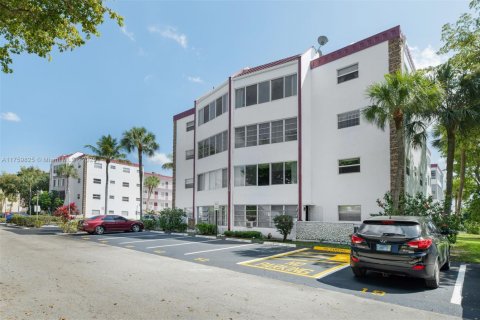 Copropriété à vendre à Lauderdale Lakes, Floride: 2 chambres, 102.38 m2 № 1700694 - photo 16