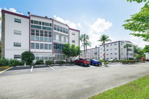 Copropriété à vendre à Lauderdale Lakes, Floride: 2 chambres, 102.38 m2 № 1700694 - photo 17