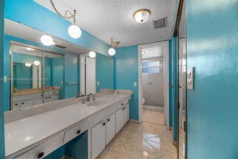 Copropriété à vendre à Lauderdale Lakes, Floride: 2 chambres, 102.38 m2 № 1700694 - photo 11