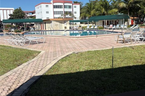Copropriété à vendre à Lauderdale Lakes, Floride: 2 chambres, 102.38 m2 № 1700694 - photo 23