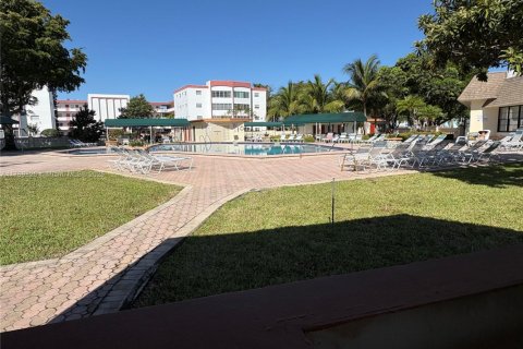 Copropriété à vendre à Lauderdale Lakes, Floride: 2 chambres, 102.38 m2 № 1700694 - photo 22