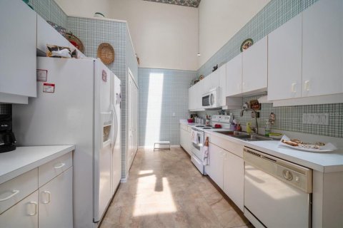 Купить виллу или дом в Палм-Харбор, Флорида 4 комнаты, 204.38м2, № 1670059 - фото 11
