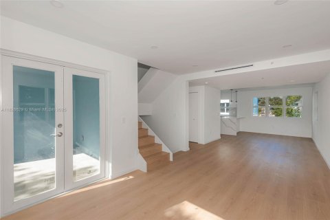 Townhouse in Fort Lauderdale, Florida 3 bedrooms, 169.27 sq.m. № 1802648 - photo 9