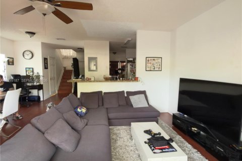 Купить виллу или дом в Уэстон, Флорида 3 спальни, 142.51м2, № 2062683 - фото 5