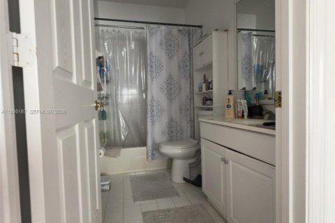 Купить виллу или дом в Уэстон, Флорида 3 спальни, 142.51м2, № 2062683 - фото 13