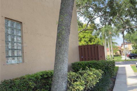 Купить виллу или дом в Уэстон, Флорида 3 спальни, 142.51м2, № 2062683 - фото 10