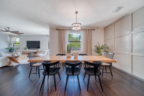 Villa ou maison à vendre à Homestead, Floride: 4 chambres, 272.11 m2 № 2318330 - photo 13