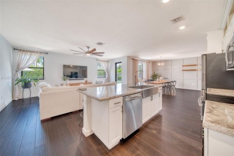 Villa ou maison à vendre à Homestead, Floride: 4 chambres, 272.11 m2 № 2318330 - photo 4