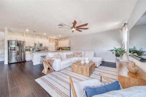 Villa ou maison à vendre à Homestead, Floride: 4 chambres, 272.11 m2 № 2318330 - photo 9
