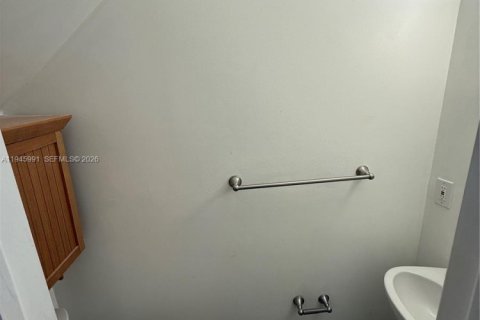 Townhouse in Miami, Florida 2 bedrooms, 62.43 sq.m. № 2002944 - photo 17