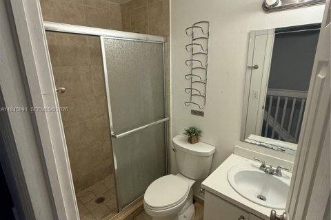 Townhouse in Miami, Florida 2 bedrooms, 62.43 sq.m. № 2002944 - photo 9