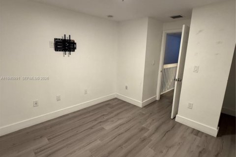 Townhouse in Miami, Florida 2 bedrooms, 62.43 sq.m. № 2002944 - photo 3