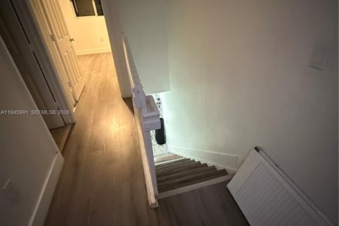 Townhouse in Miami, Florida 2 bedrooms, 62.43 sq.m. № 2002944 - photo 6