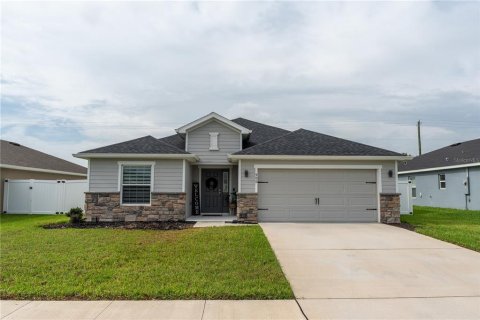 Casa en Polk City, Florida 3 dormitorios, 186.83 m2 № 2207306