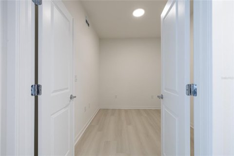 Condo in Orlando, Florida, 2 bedrooms № 2096511 - photo 5