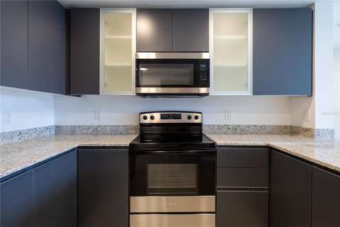 Condo in Orlando, Florida, 2 bedrooms № 2096511 - photo 11