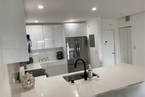 Copropriété à louer à Pompano Beach, Floride: 2 chambres, 99.41 m2 № 2045919 - photo 13