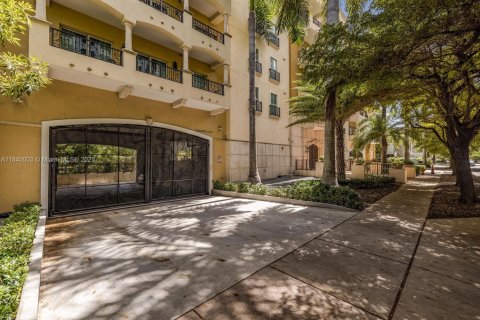 Condo in Coral Gables, Florida, 2 bedrooms  № 1828788 - photo 29