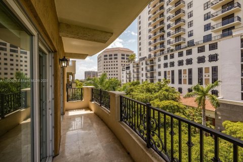 Condo in Coral Gables, Florida, 2 bedrooms  № 1828788 - photo 23