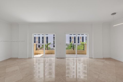 Condo in Coral Gables, Florida, 2 bedrooms  № 1828788 - photo 9