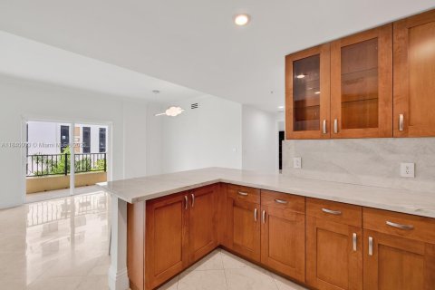 Condo in Coral Gables, Florida, 2 bedrooms  № 1828788 - photo 6