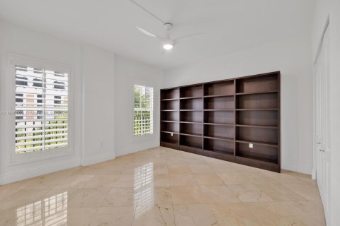 Condo in Coral Gables, Florida, 2 bedrooms  № 1828788 - photo 20