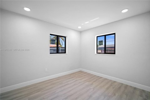 House in Miramar, Florida 3 bedrooms, 134.8 sq.m. № 2038744 - photo 9