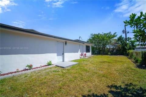 House in Miramar, Florida 3 bedrooms, 134.8 sq.m. № 2038744 - photo 27