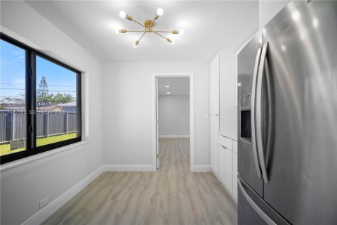 House in Miramar, Florida 3 bedrooms, 134.8 sq.m. № 2038744 - photo 21