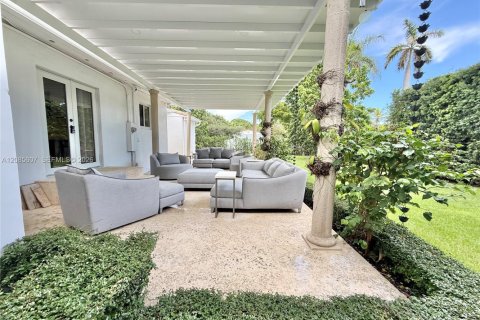 Villa ou maison à Miami, Floride 2 chambres, 128.58 m2 № 2360157