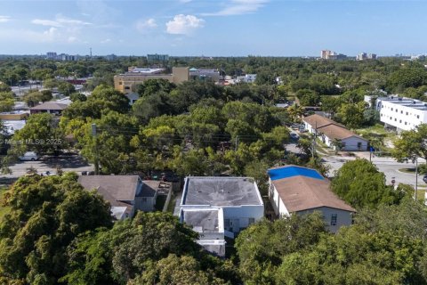 Propiedad comercial en venta en Miami, Florida № 2054824 - foto 26