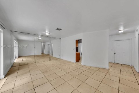 Casa en alquiler en Lauderhill, Florida, 3 dormitorios, 110 m2 № 1975232 - foto 20