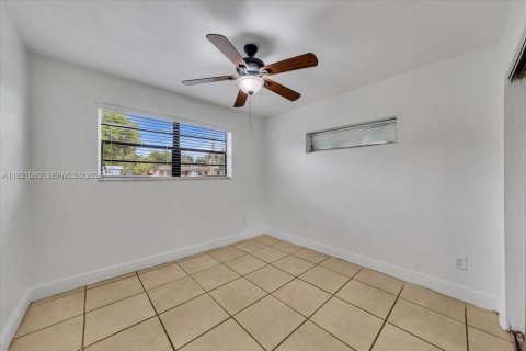 Casa en alquiler en Lauderhill, Florida, 3 dormitorios, 110 m2 № 1975232 - foto 28