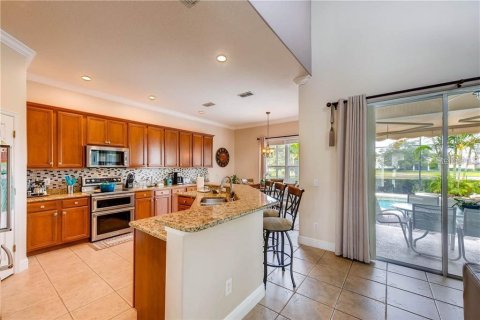 Casa en alquiler en Orlando, Florida, 5 dormitorios, 359.44 m2 № 1688348 - foto 5
