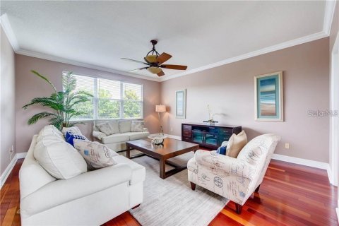 Casa en alquiler en Orlando, Florida, 5 dormitorios, 359.44 m2 № 1688348 - foto 7