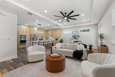 Villa ou maison à vendre à Tampa, Floride: 3 chambres, 160.16 m2 № 2129047 - photo 13