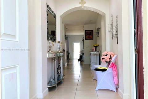 House in Homestead, Florida 4 bedrooms, 175.03 sq.m. № 1938551 - photo 2