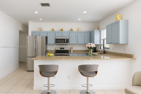House in Homestead, Florida 4 bedrooms, 175.03 sq.m. № 1938551 - photo 1