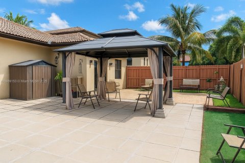 House in Homestead, Florida 4 bedrooms, 175.03 sq.m. № 1938551 - photo 20