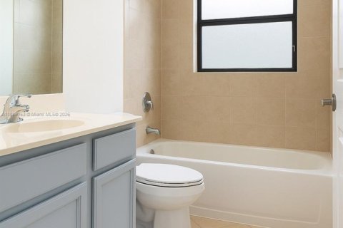 House in Homestead, Florida 4 bedrooms, 175.03 sq.m. № 1938551 - photo 10