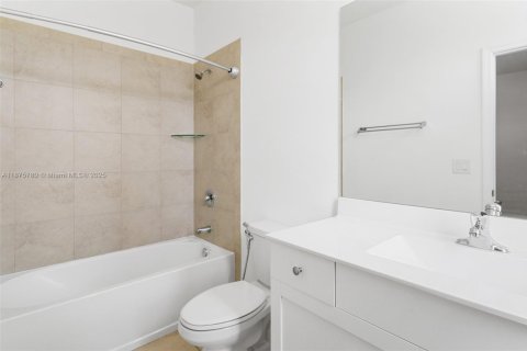 Townhouse in Hialeah, Florida 2 bedrooms, 133.87 sq.m. № 1927502 - photo 17