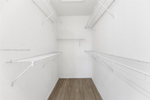 Townhouse in Hialeah, Florida 2 bedrooms, 133.87 sq.m. № 1927502 - photo 13