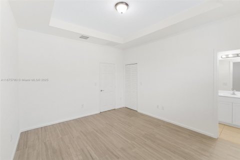 Townhouse in Hialeah, Florida 2 bedrooms, 133.87 sq.m. № 1927502 - photo 11