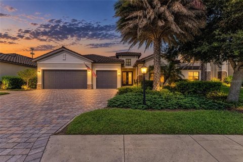 Casa en Bradenton, Florida 4 dormitorios, 227.42 m2 № 2367372