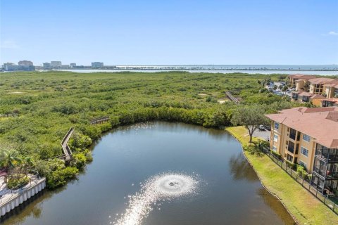 Condo in Tampa, Florida, 1 bedroom  № 1884439 - photo 7