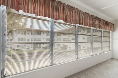 Condo in Winter Haven, Florida, 2 bedrooms  № 1888445 - photo 11