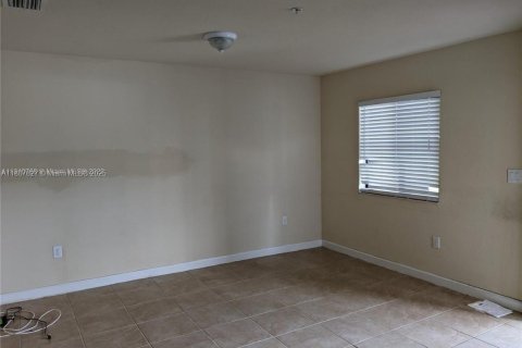 Townhouse in Cutler Bay, Florida 3 bedrooms, 128.48 sq.m. № 1756391 - photo 11