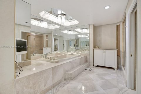 Купить кондоминиум в Авентура, Флорида 3 спальни, 332.22м2, № 1692445 - фото 29