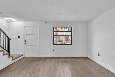 Touwnhouse à vendre à Pembroke Park, Floride: 3 chambres, 110.37 m2 № 1924866 - photo 25